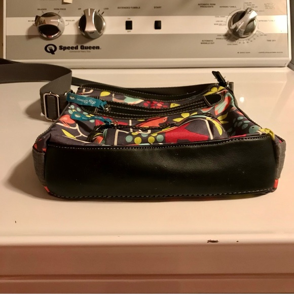 {19} Lily bloom crossbody purse. Available til 9/1/24             A - Picture 3 of 10